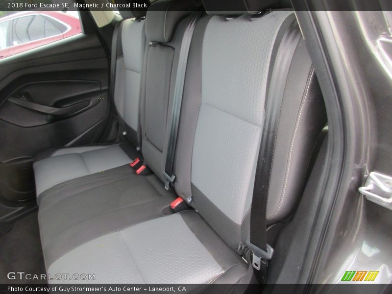 Magnetic / Charcoal Black 2018 Ford Escape SE