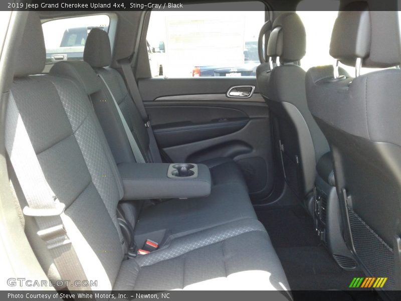 Sting-Gray / Black 2019 Jeep Grand Cherokee Upland 4x4