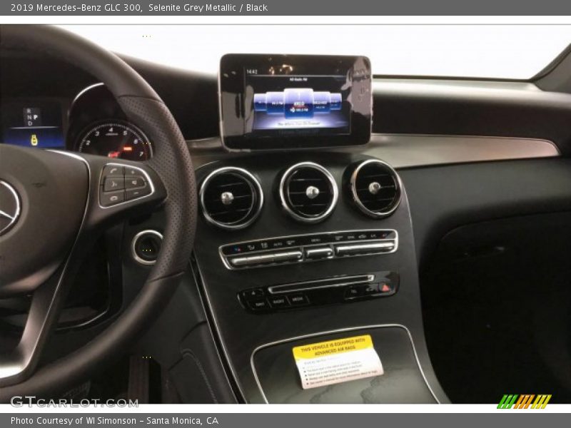 Selenite Grey Metallic / Black 2019 Mercedes-Benz GLC 300