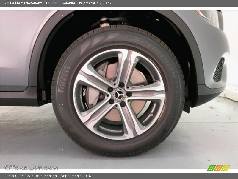 Selenite Grey Metallic / Black 2019 Mercedes-Benz GLC 300