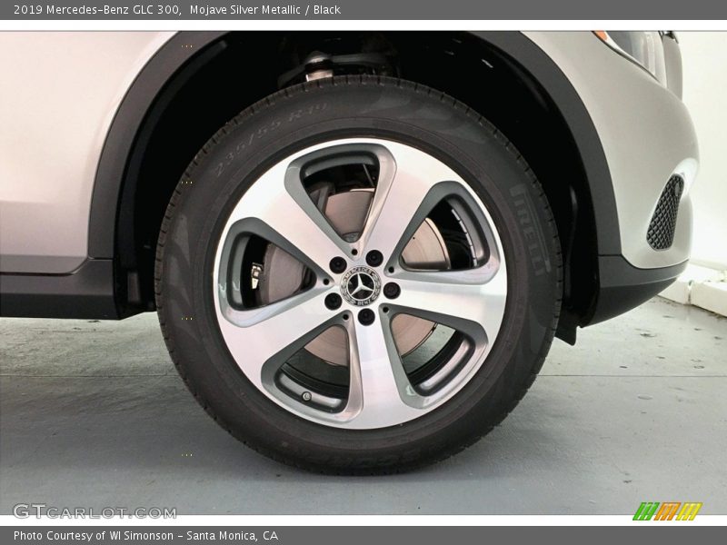 Mojave Silver Metallic / Black 2019 Mercedes-Benz GLC 300
