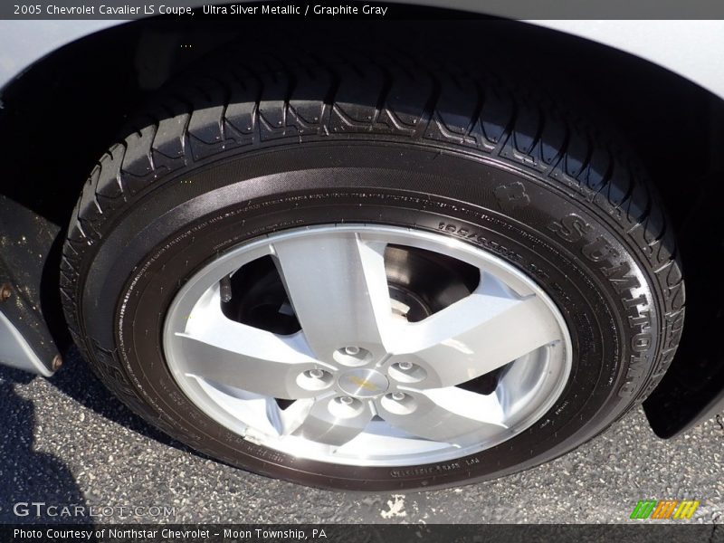 Ultra Silver Metallic / Graphite Gray 2005 Chevrolet Cavalier LS Coupe