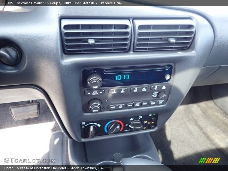 Ultra Silver Metallic / Graphite Gray 2005 Chevrolet Cavalier LS Coupe