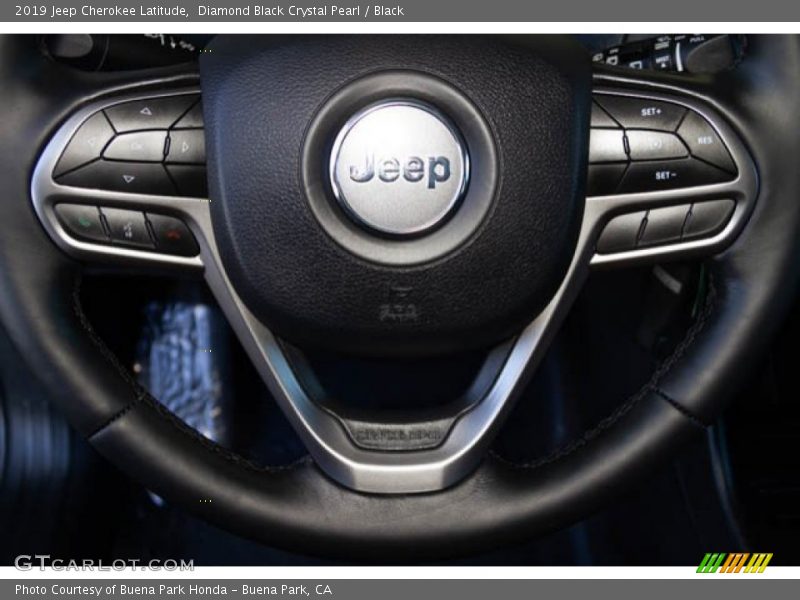 Diamond Black Crystal Pearl / Black 2019 Jeep Cherokee Latitude