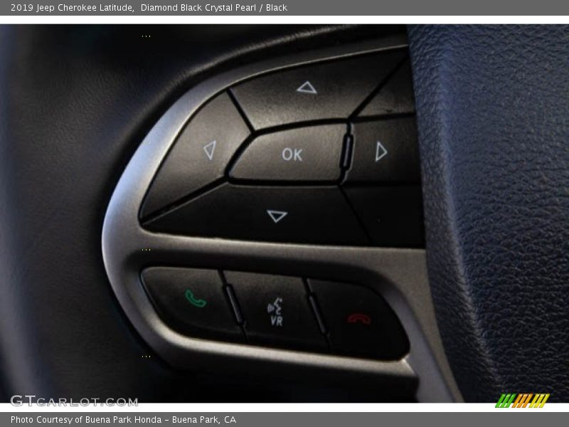 Diamond Black Crystal Pearl / Black 2019 Jeep Cherokee Latitude