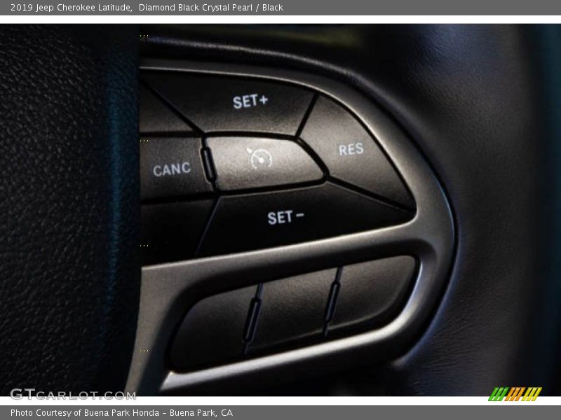 Diamond Black Crystal Pearl / Black 2019 Jeep Cherokee Latitude