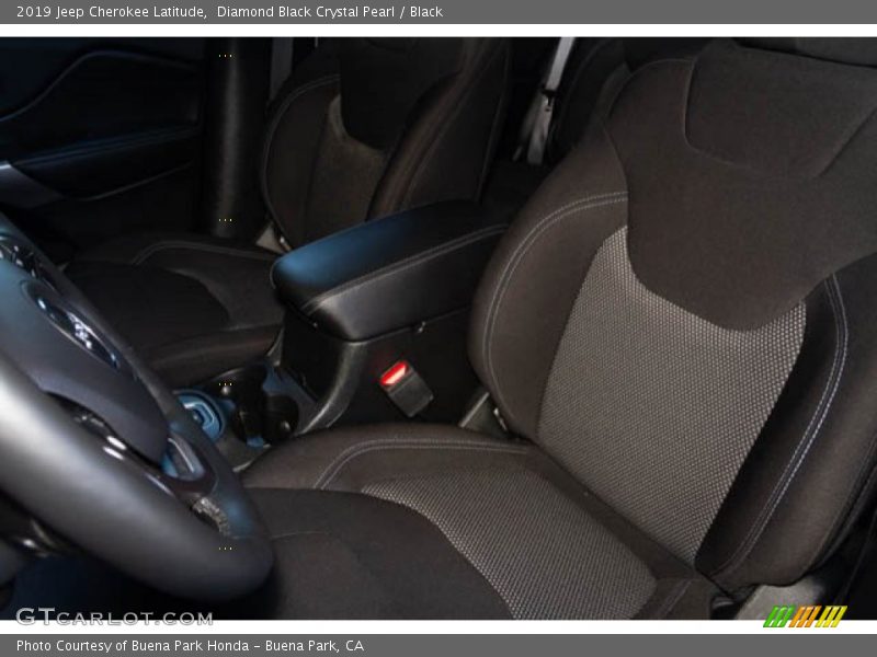 Diamond Black Crystal Pearl / Black 2019 Jeep Cherokee Latitude