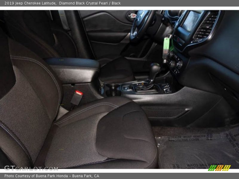 Diamond Black Crystal Pearl / Black 2019 Jeep Cherokee Latitude