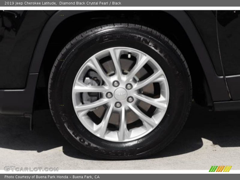 Diamond Black Crystal Pearl / Black 2019 Jeep Cherokee Latitude