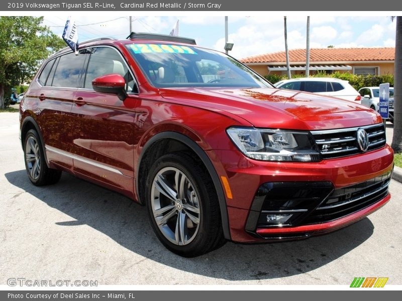 Front 3/4 View of 2019 Tiguan SEL R-Line
