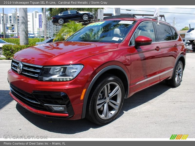 Front 3/4 View of 2019 Tiguan SEL R-Line
