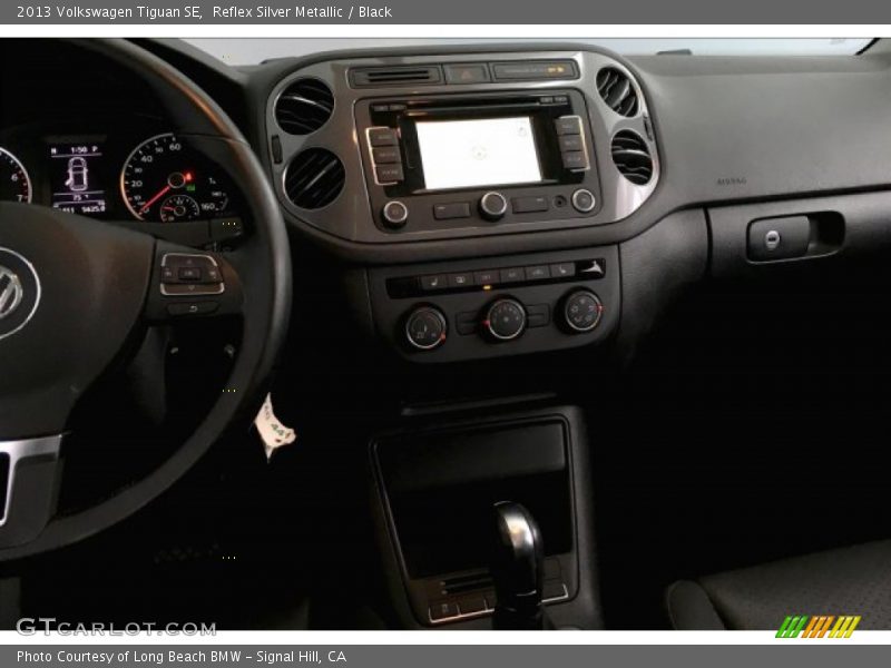 Reflex Silver Metallic / Black 2013 Volkswagen Tiguan SE