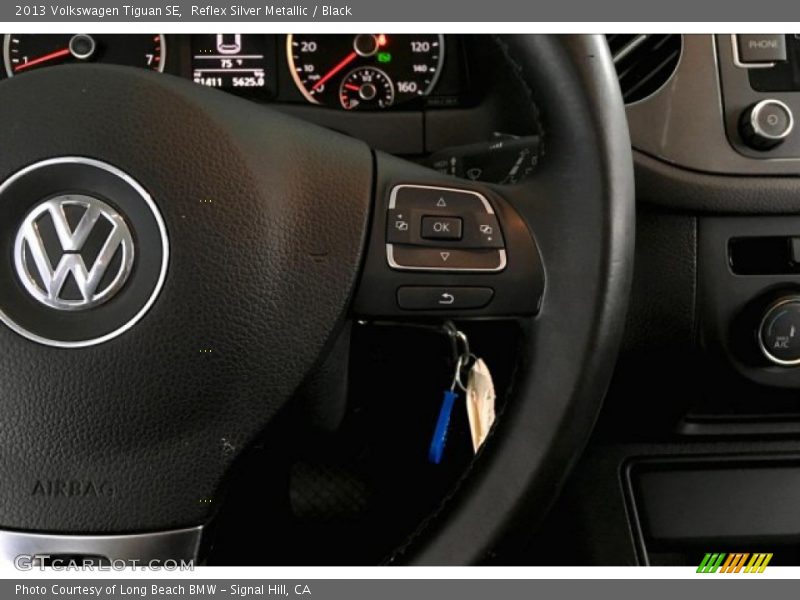 Reflex Silver Metallic / Black 2013 Volkswagen Tiguan SE