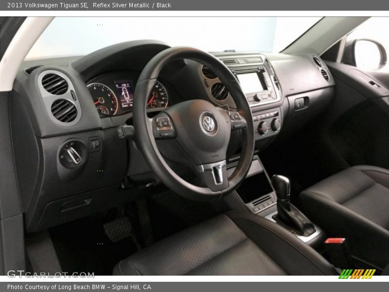 Reflex Silver Metallic / Black 2013 Volkswagen Tiguan SE