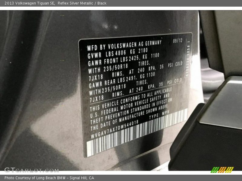 Reflex Silver Metallic / Black 2013 Volkswagen Tiguan SE