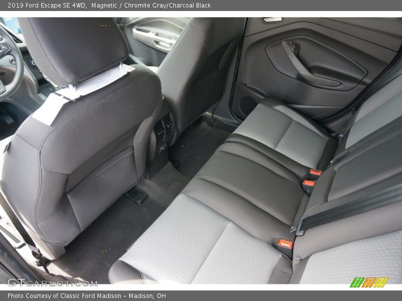 Magnetic / Chromite Gray/Charcoal Black 2019 Ford Escape SE 4WD