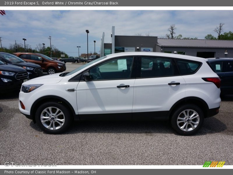 Oxford White / Chromite Gray/Charcoal Black 2019 Ford Escape S