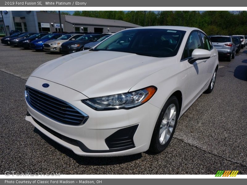 White Platinum / Ebony 2019 Ford Fusion SE