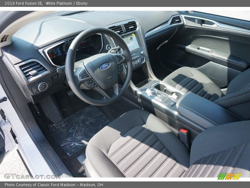 White Platinum / Ebony 2019 Ford Fusion SE