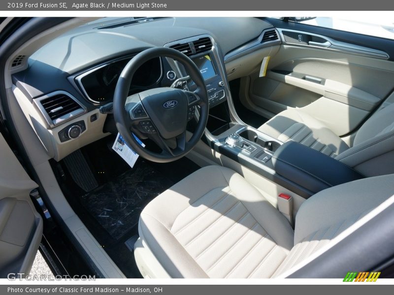 Agate Black / Medium Light Stone 2019 Ford Fusion SE