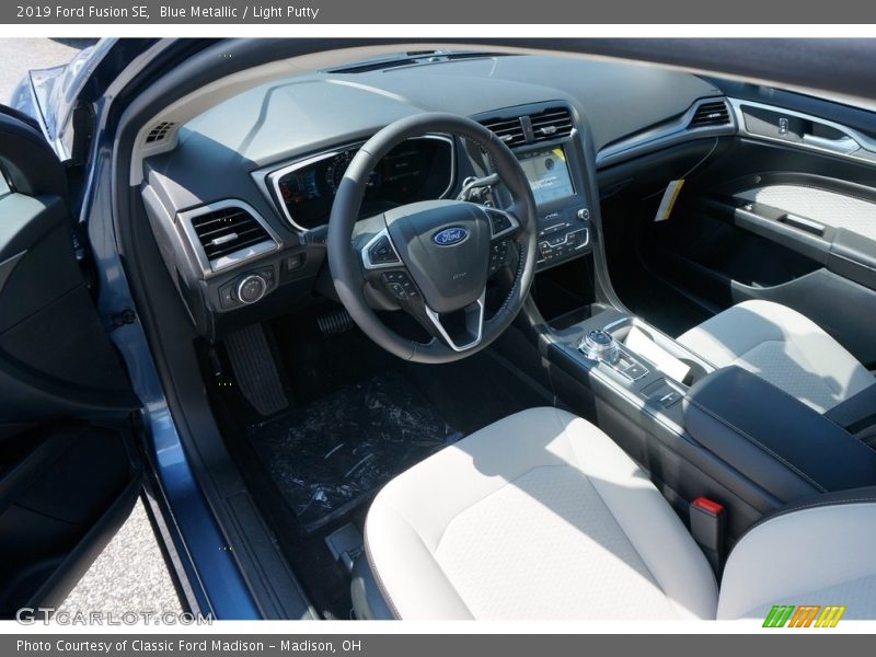 Blue Metallic / Light Putty 2019 Ford Fusion SE