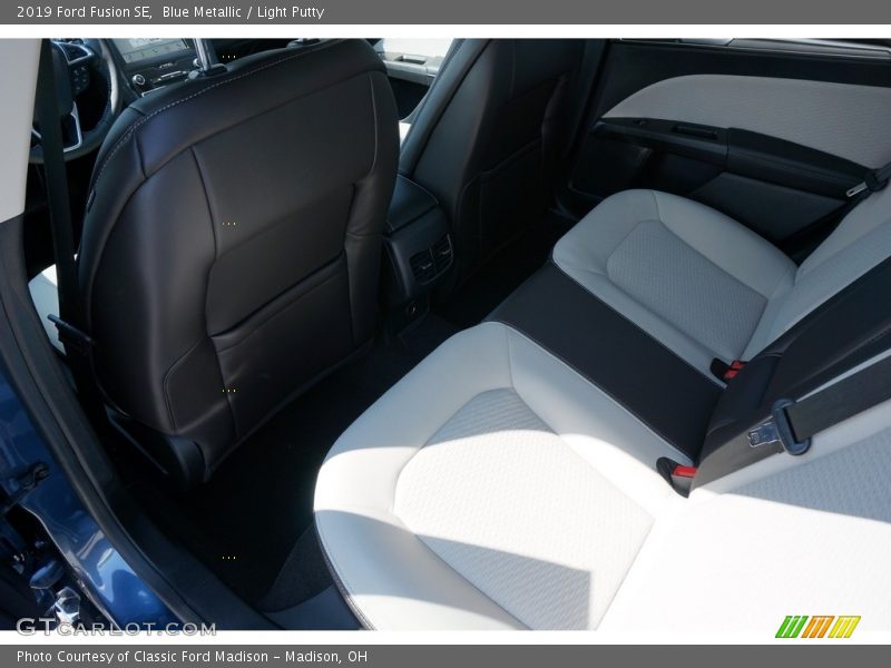 Blue Metallic / Light Putty 2019 Ford Fusion SE