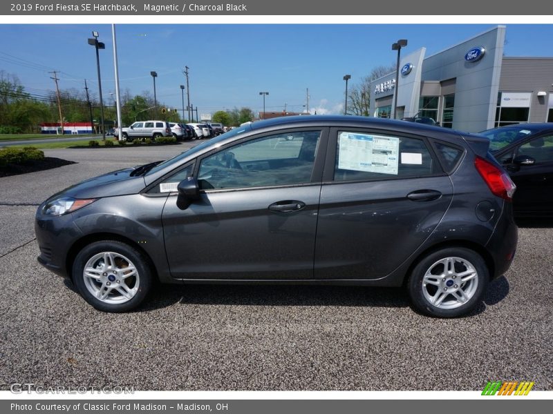 Magnetic / Charcoal Black 2019 Ford Fiesta SE Hatchback
