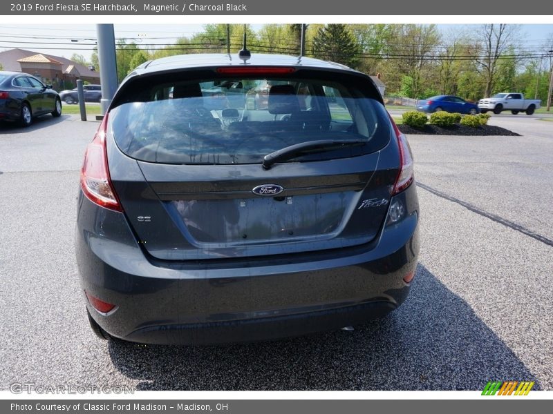 Magnetic / Charcoal Black 2019 Ford Fiesta SE Hatchback