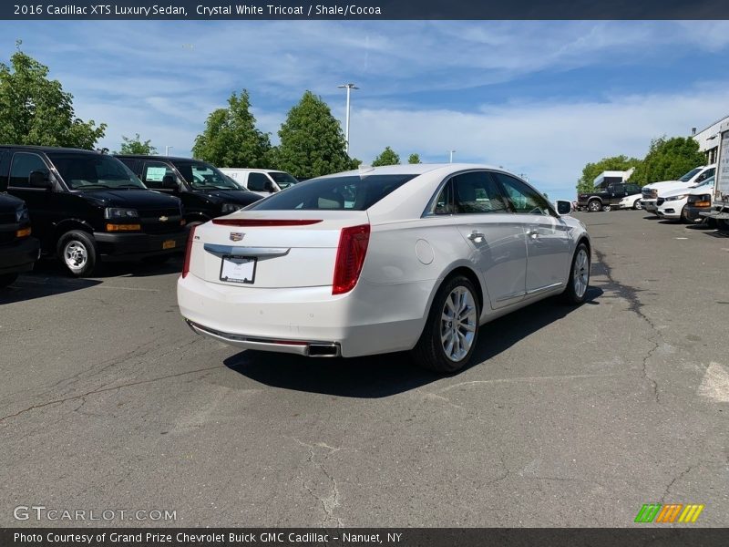 Crystal White Tricoat / Shale/Cocoa 2016 Cadillac XTS Luxury Sedan