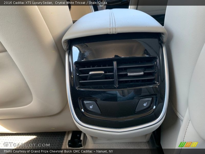 Crystal White Tricoat / Shale/Cocoa 2016 Cadillac XTS Luxury Sedan