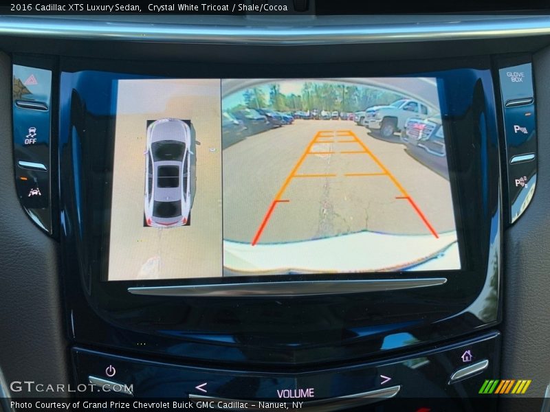 Crystal White Tricoat / Shale/Cocoa 2016 Cadillac XTS Luxury Sedan