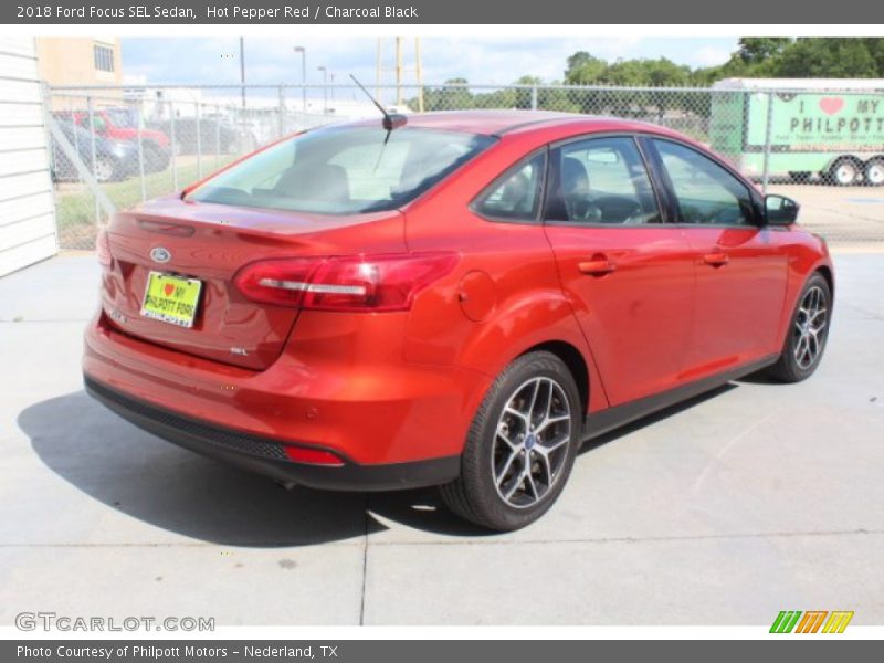 Hot Pepper Red / Charcoal Black 2018 Ford Focus SEL Sedan