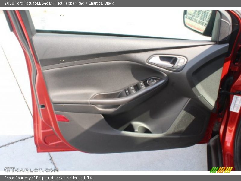 Hot Pepper Red / Charcoal Black 2018 Ford Focus SEL Sedan