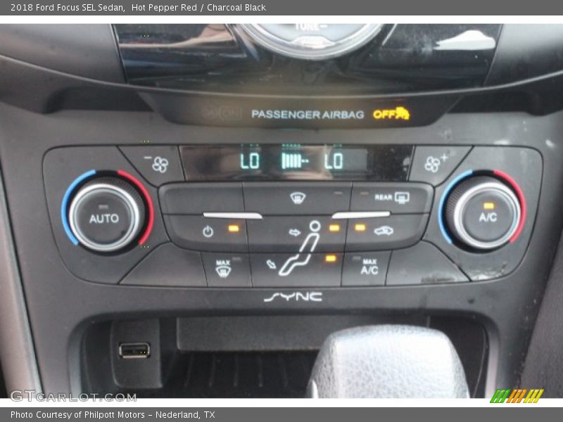 Hot Pepper Red / Charcoal Black 2018 Ford Focus SEL Sedan