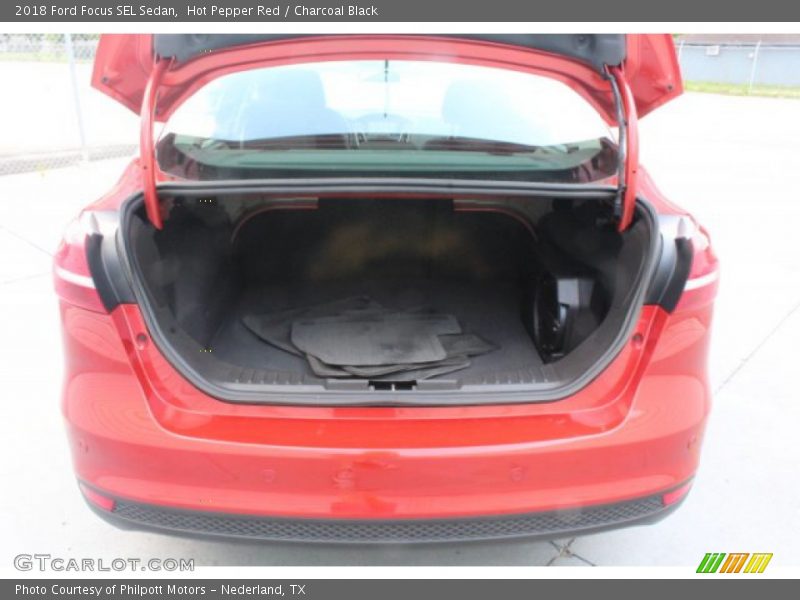 Hot Pepper Red / Charcoal Black 2018 Ford Focus SEL Sedan