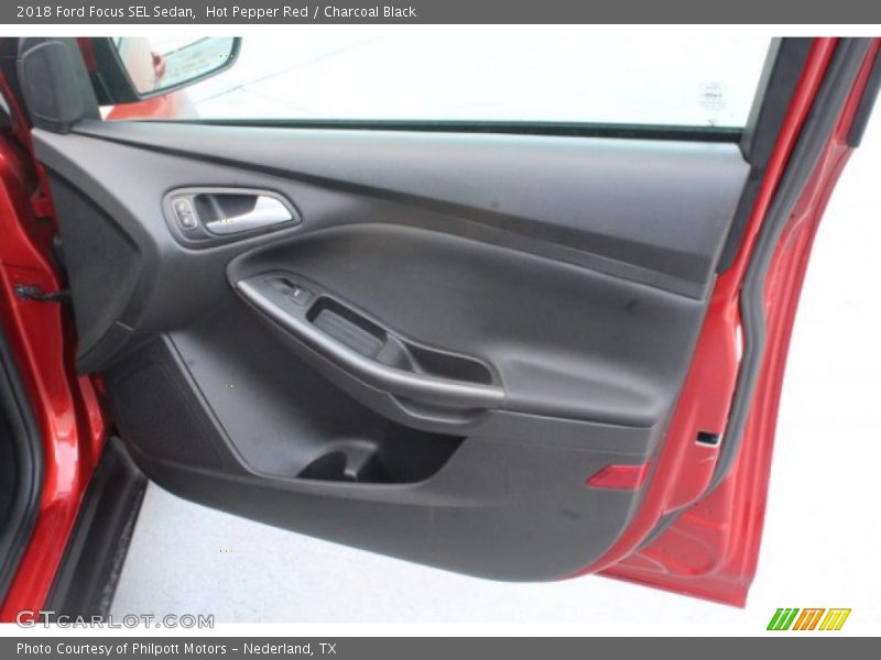 Hot Pepper Red / Charcoal Black 2018 Ford Focus SEL Sedan