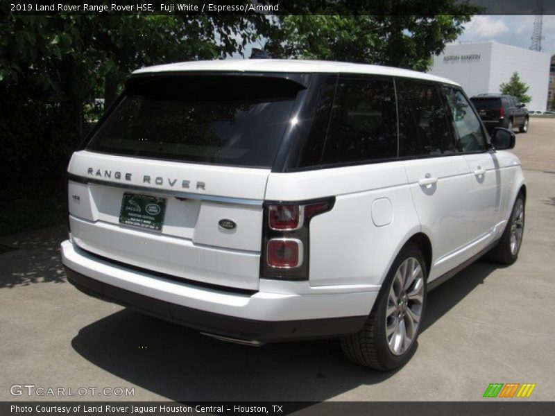 Fuji White / Espresso/Almond 2019 Land Rover Range Rover HSE