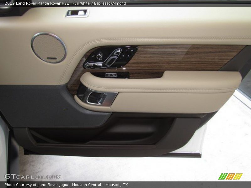 Fuji White / Espresso/Almond 2019 Land Rover Range Rover HSE