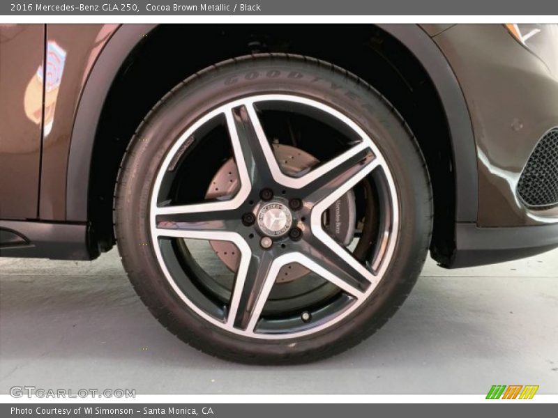Cocoa Brown Metallic / Black 2016 Mercedes-Benz GLA 250