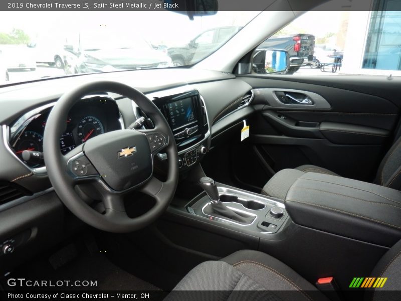 Satin Steel Metallic / Jet Black 2019 Chevrolet Traverse LS