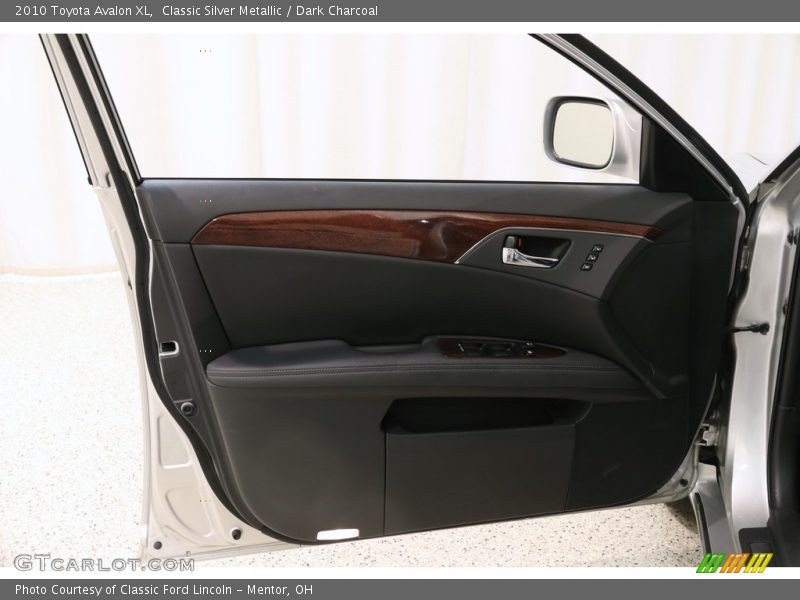 Classic Silver Metallic / Dark Charcoal 2010 Toyota Avalon XL