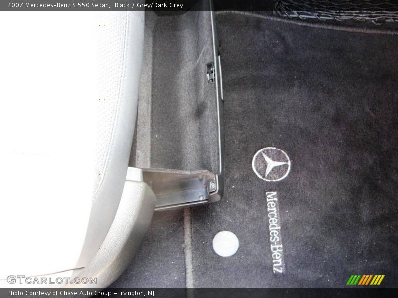 Black / Grey/Dark Grey 2007 Mercedes-Benz S 550 Sedan