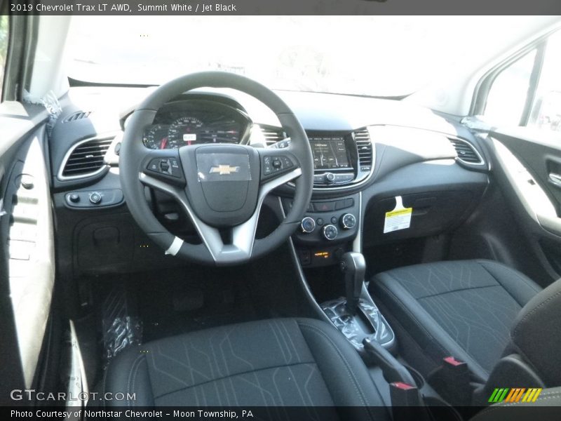 Summit White / Jet Black 2019 Chevrolet Trax LT AWD