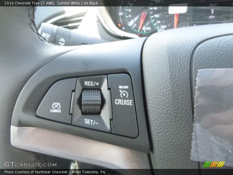 Summit White / Jet Black 2019 Chevrolet Trax LT AWD