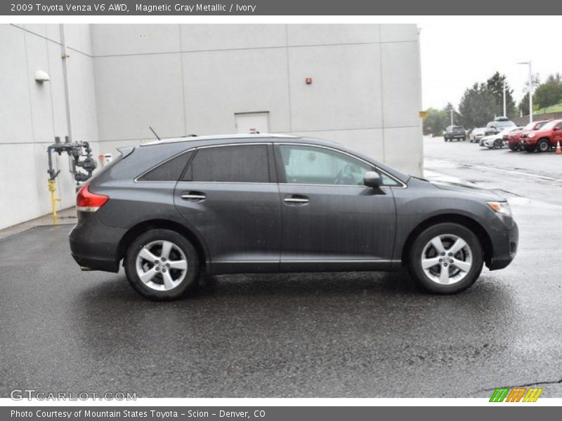 Magnetic Gray Metallic / Ivory 2009 Toyota Venza V6 AWD
