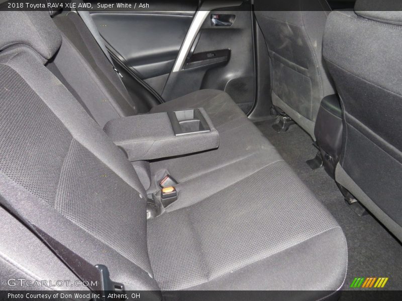 Super White / Ash 2018 Toyota RAV4 XLE AWD