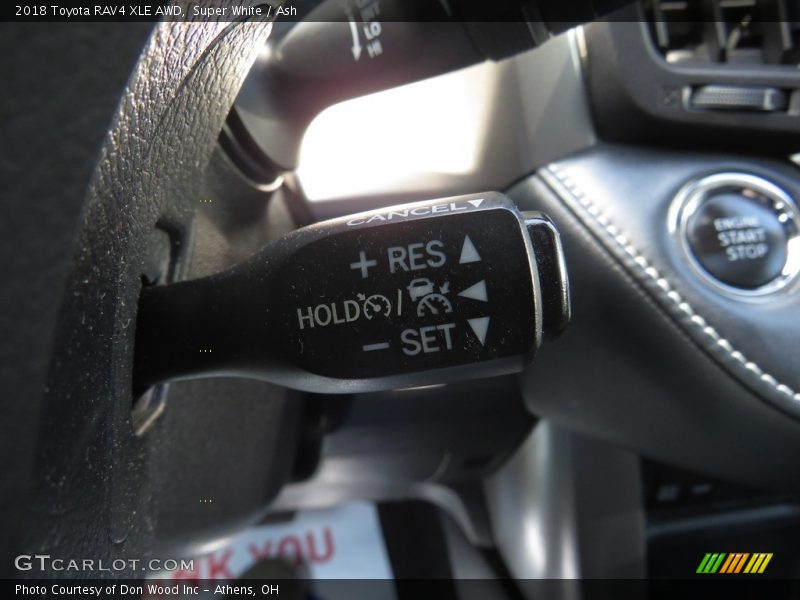 Super White / Ash 2018 Toyota RAV4 XLE AWD