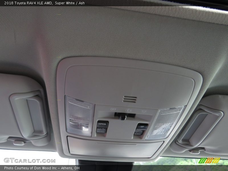 Super White / Ash 2018 Toyota RAV4 XLE AWD
