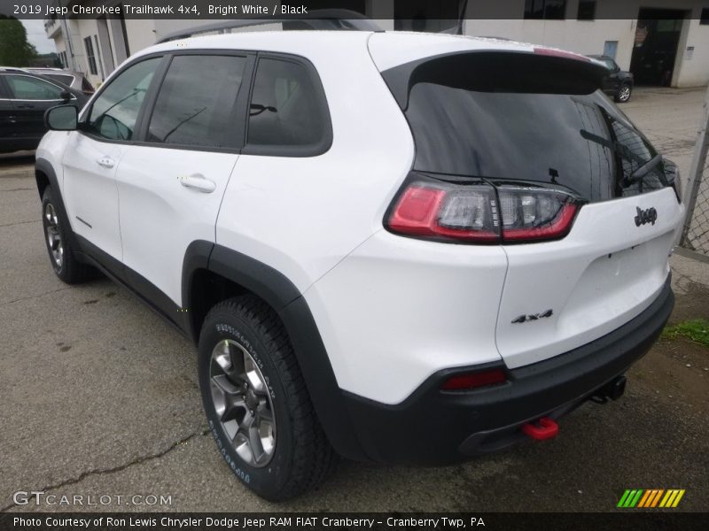 Bright White / Black 2019 Jeep Cherokee Trailhawk 4x4