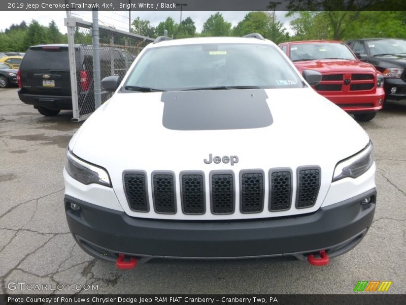 Bright White / Black 2019 Jeep Cherokee Trailhawk 4x4